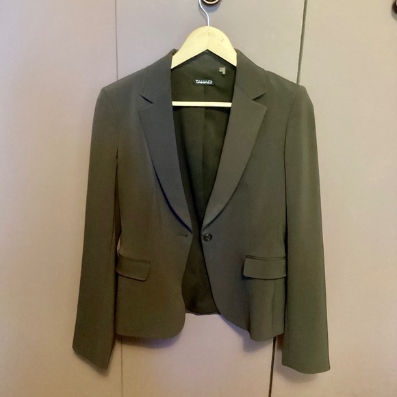 Women’s  Brown Tahari Jacket size 6 - Picture 1 of 1